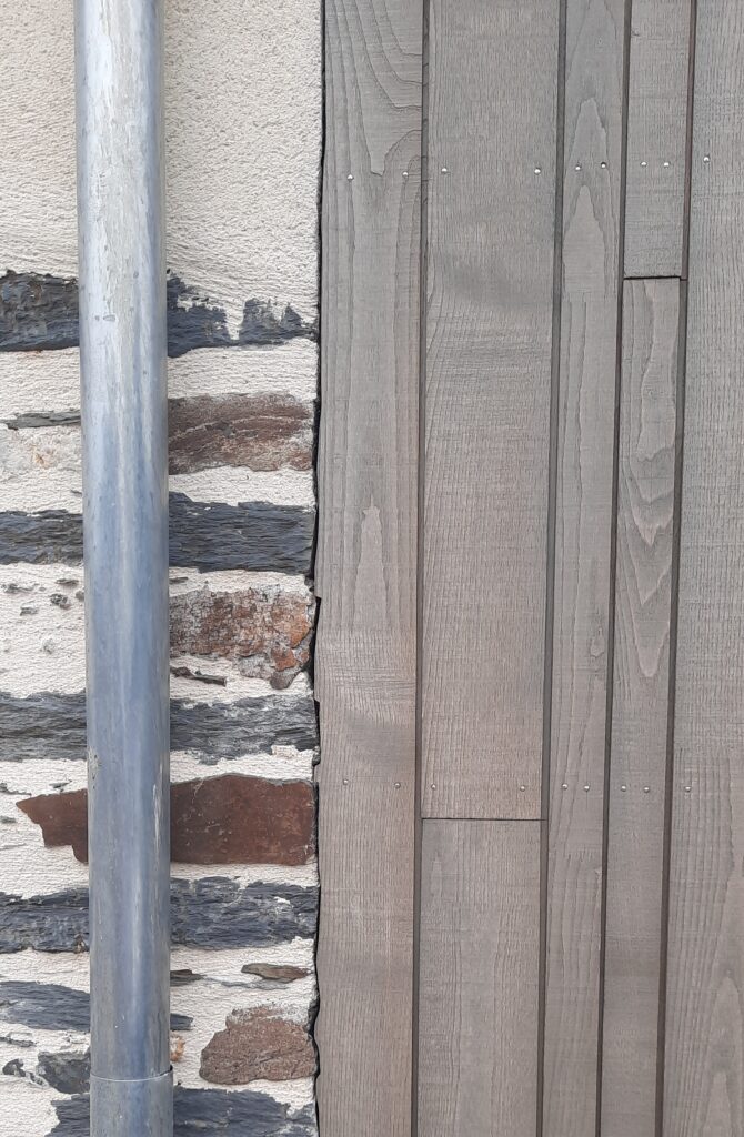 Abc Charpente Charpente Et Menuiserie Interieure En Loire Atlantique 44 FINITION RACORDEMENT BARDAGE BOIS MUR PIERRE